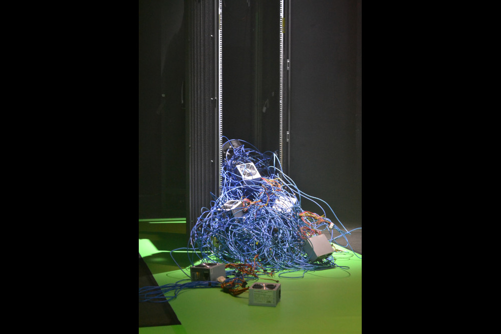 monochrom UNION OF GLOBAL ARTIFICIAL INTELLIGENCE Kabel Roboter