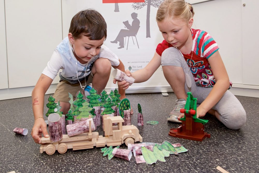 proHolz let's GRAZ! Spielende Kinder
