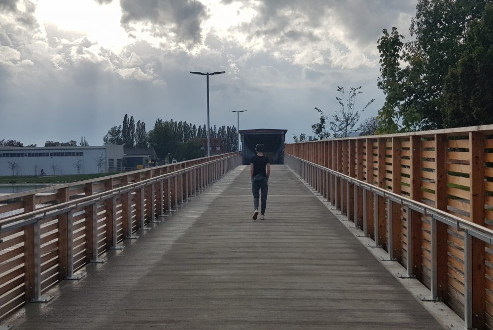 Flora Schausberger Jan Zischka Flussabwärts Brücke